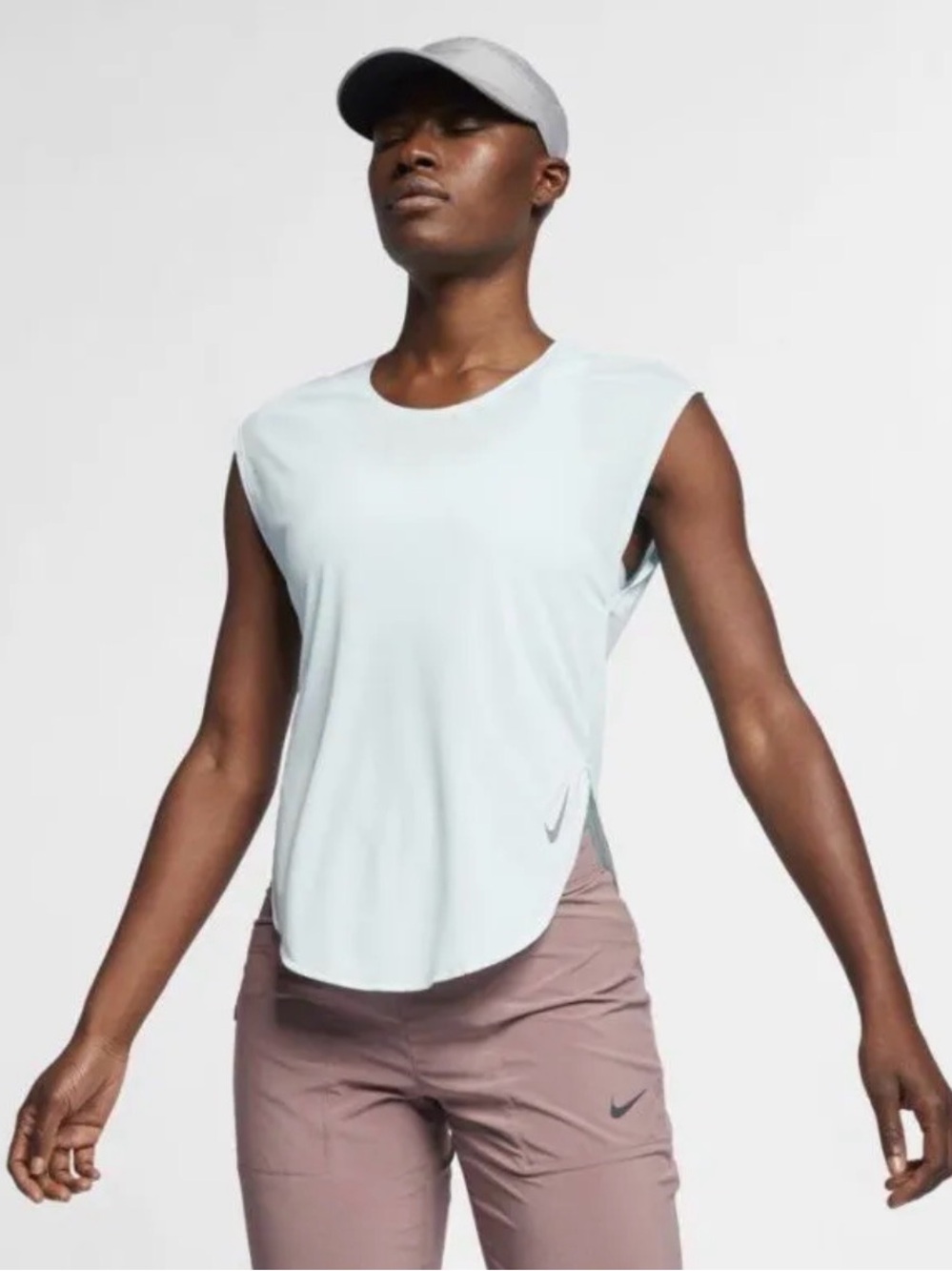Nike Women’s Pale Mint Scoop-Hem Short Sleeve Top